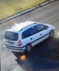 Veículo suspeito de ter sido usado no assalto